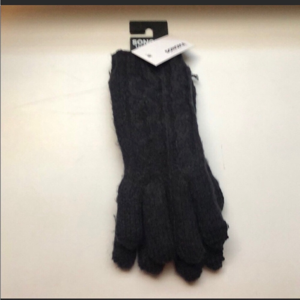 New Sonoma Set Of Black Beanie Hat and Black Fleece Lined Gloves - Picture 6 of 8